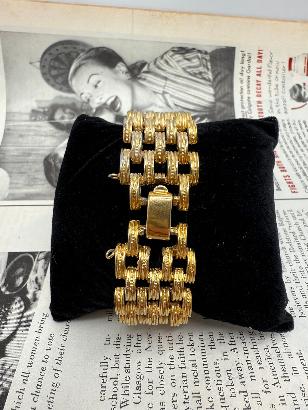 Vintage TRIFARI Ladies Gold Tone Watch