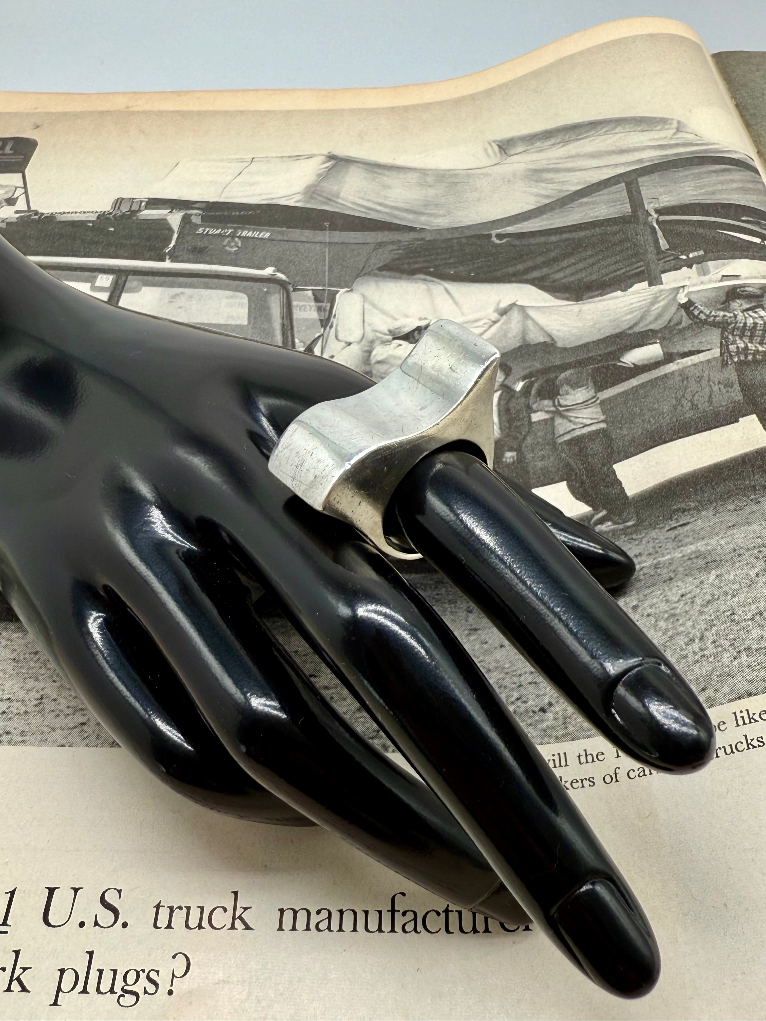 Sterling Silver Heavy Duty 25g Wave Ring Size 8