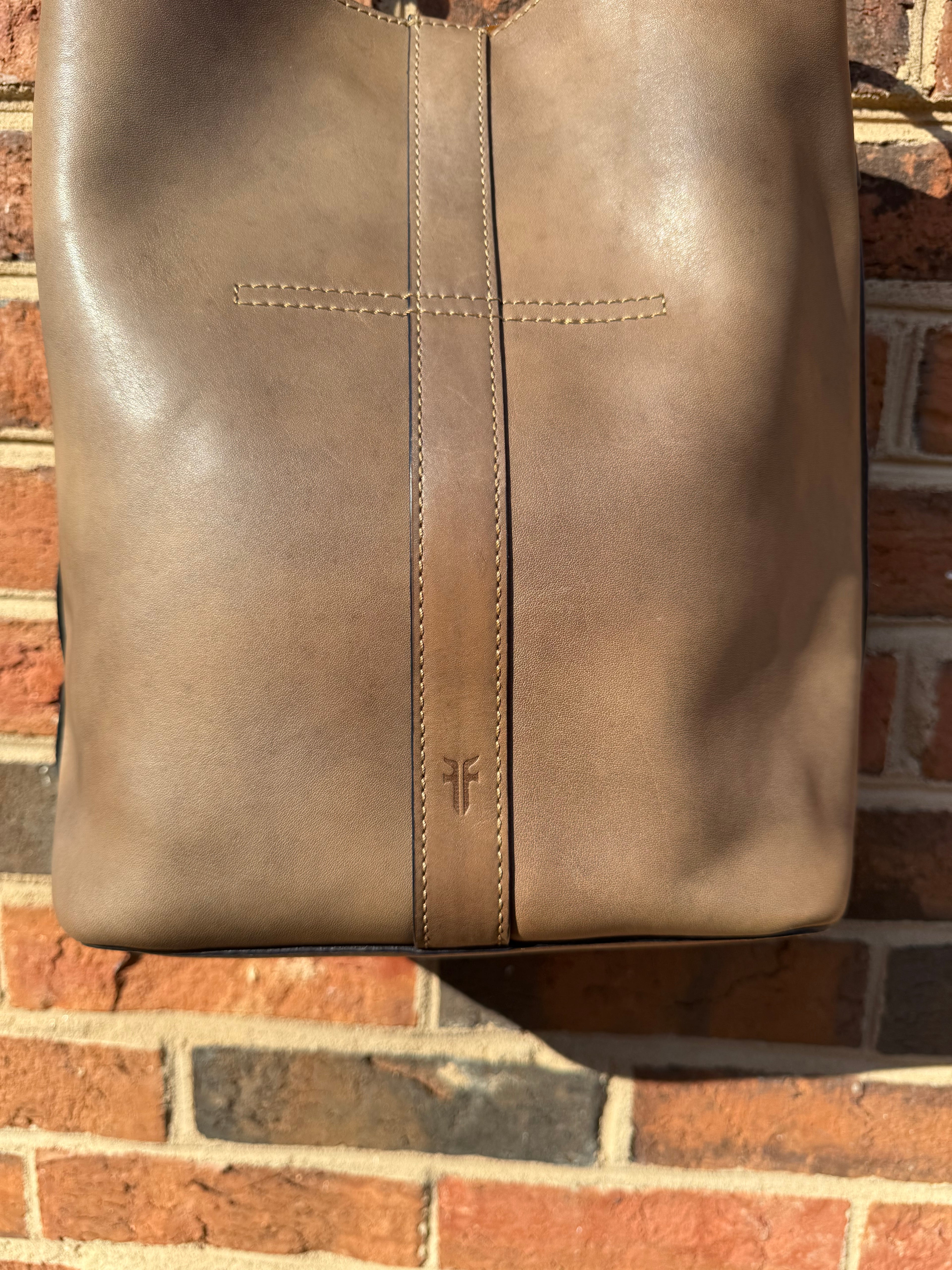 Frye Illana Taupe Leather Bucket Bag Purse Handbag