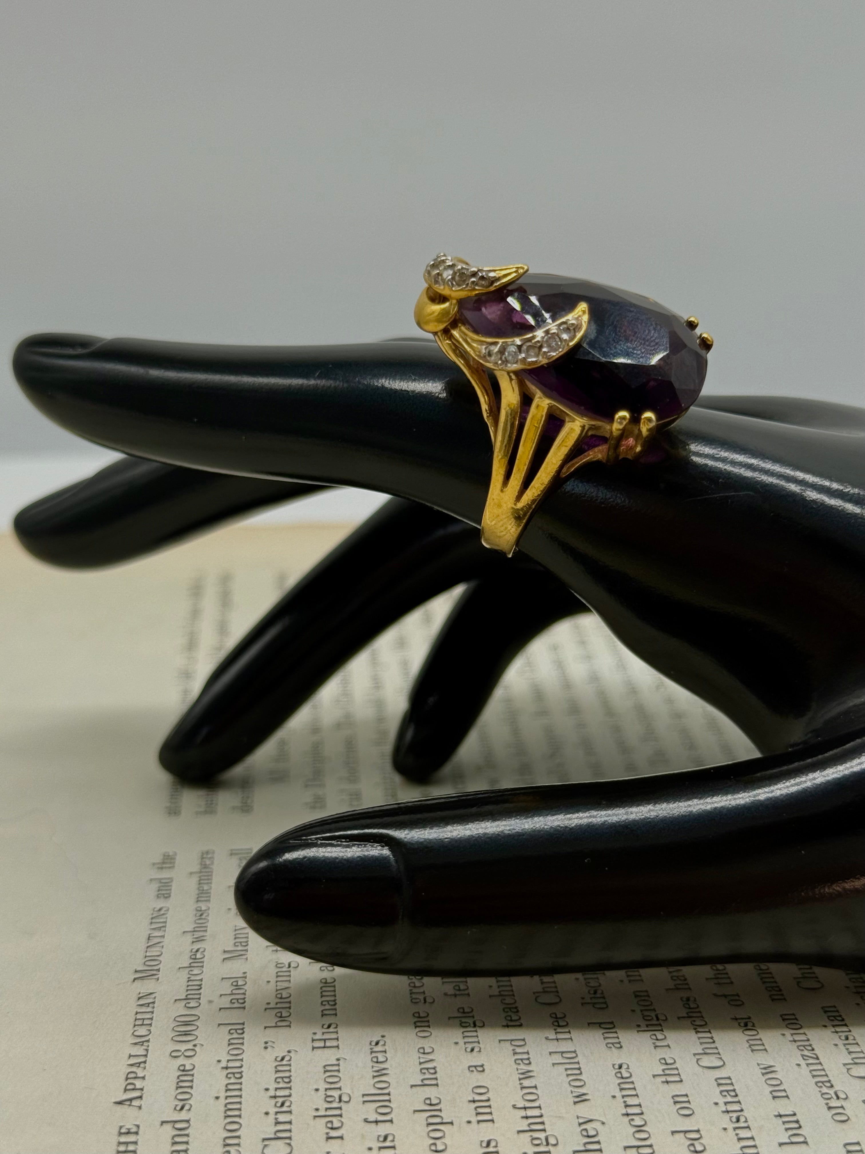 Vintage Large Purple Glass Gold Tone Cocktail Ring Size 8