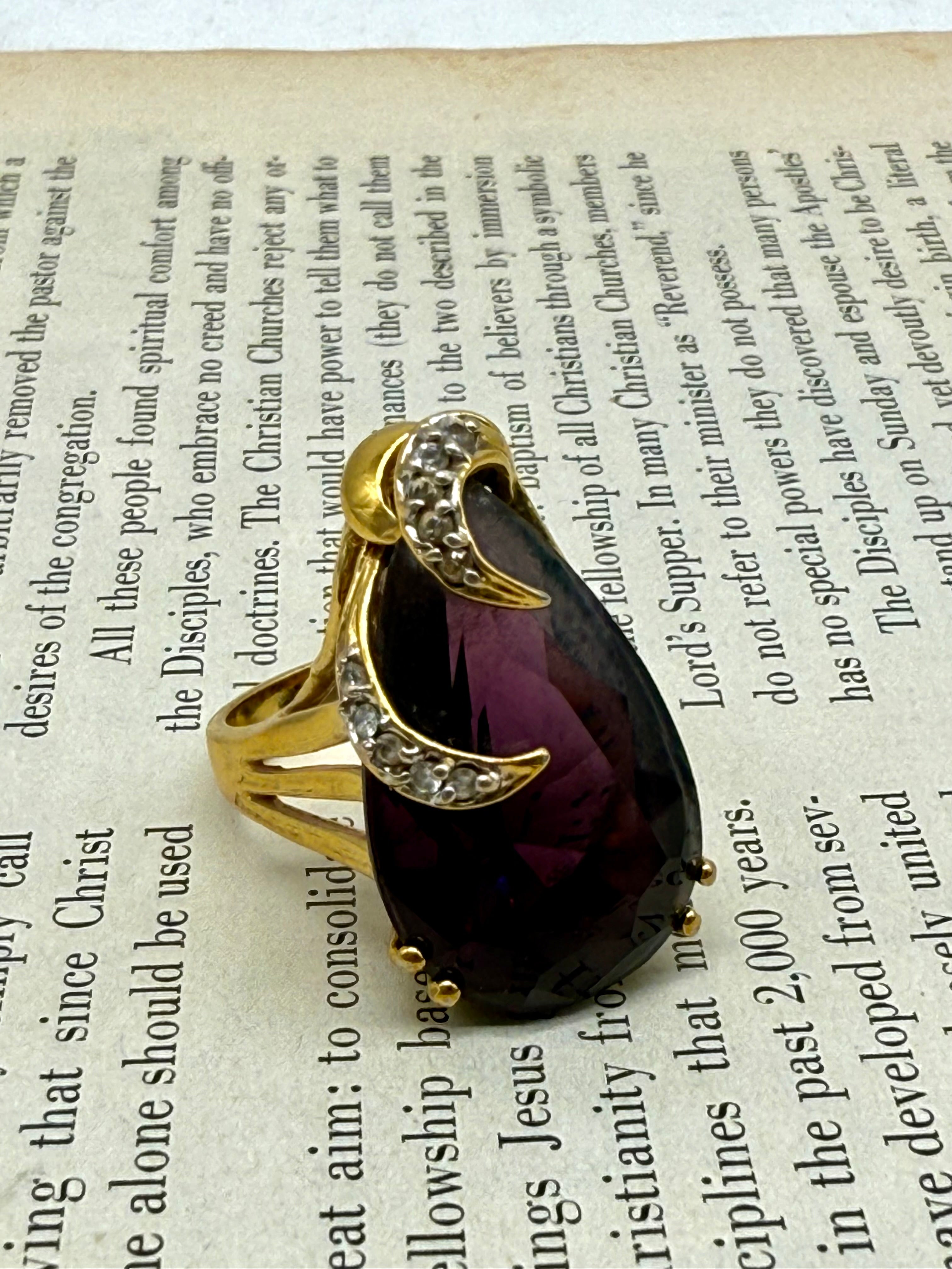 Vintage Large Purple Glass Gold Tone Cocktail Ring Size 8